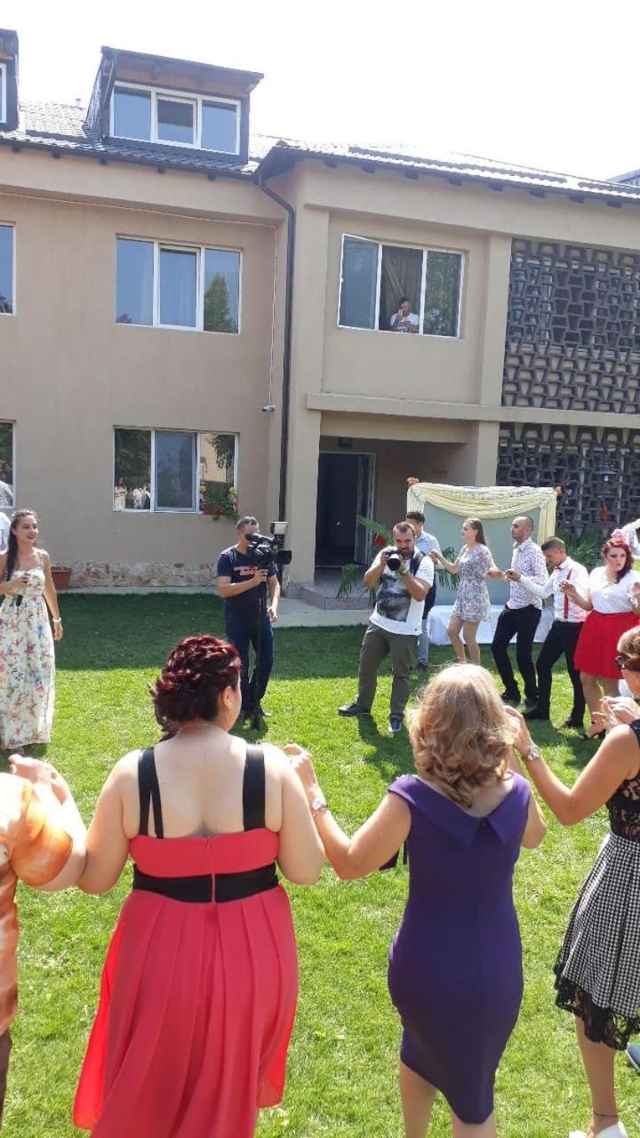 Hotel Casa Dobrescu Centura De Nord Krajowa Zewnętrze zdjęcie